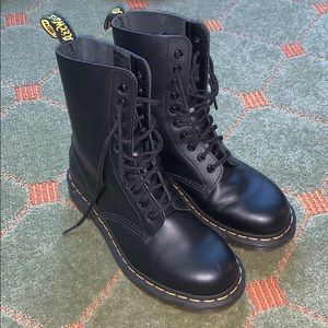 Women’s Dr. Martens 1490 boot